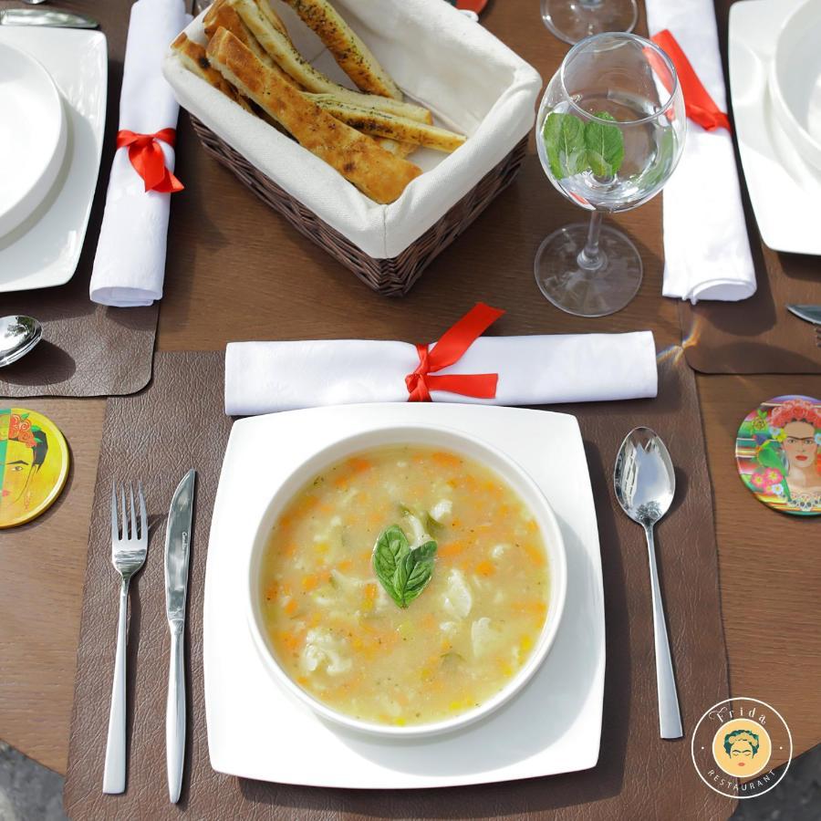 Hotel & Restaurant Frida Gjakova Экстерьер фото