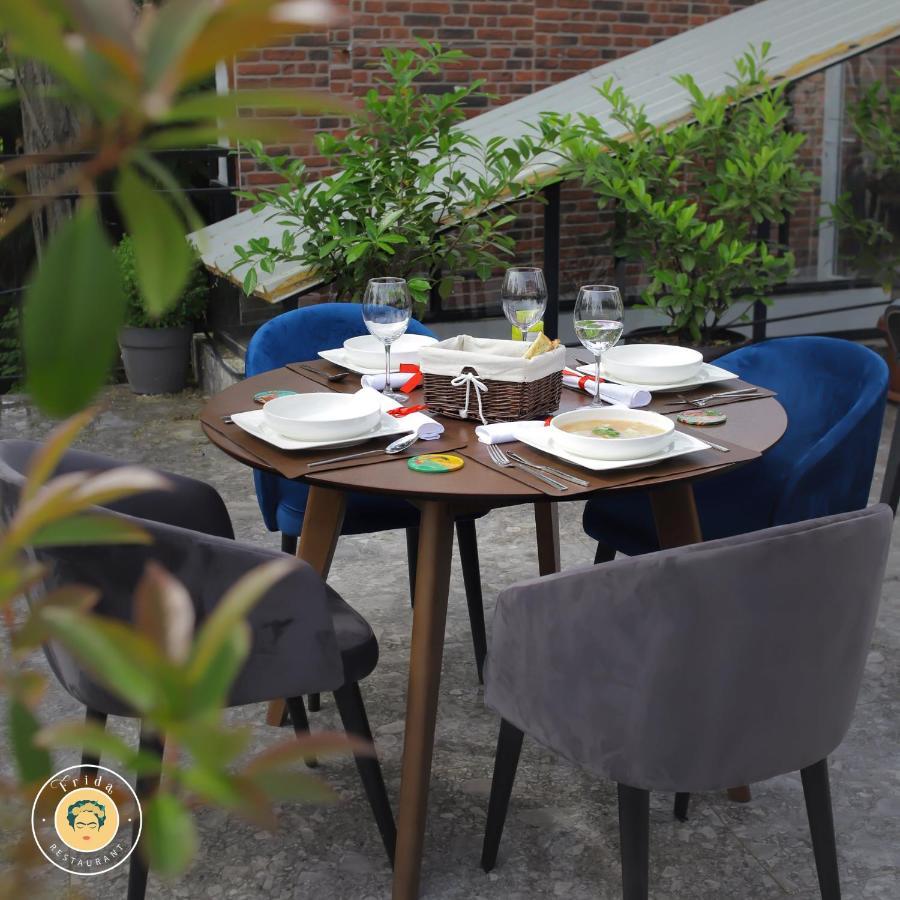 Hotel & Restaurant Frida Gjakova Экстерьер фото