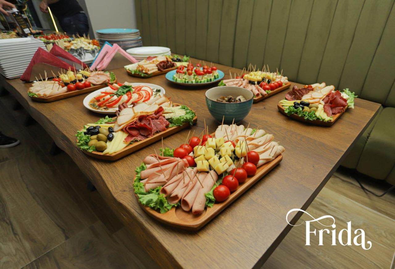 Hotel & Restaurant Frida Gjakova Экстерьер фото