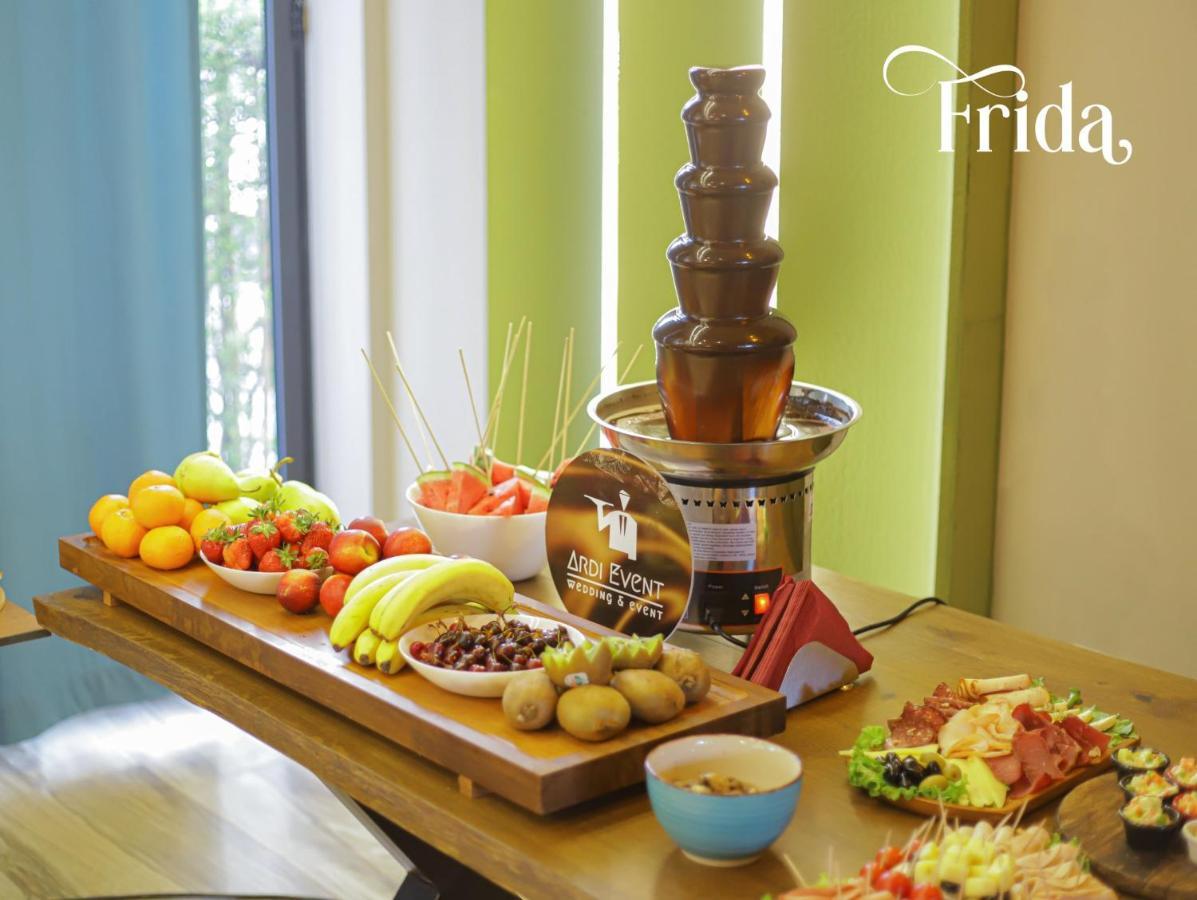 Hotel & Restaurant Frida Gjakova Экстерьер фото