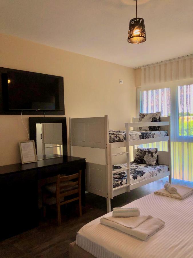 Hotel & Restaurant Frida Gjakova Экстерьер фото
