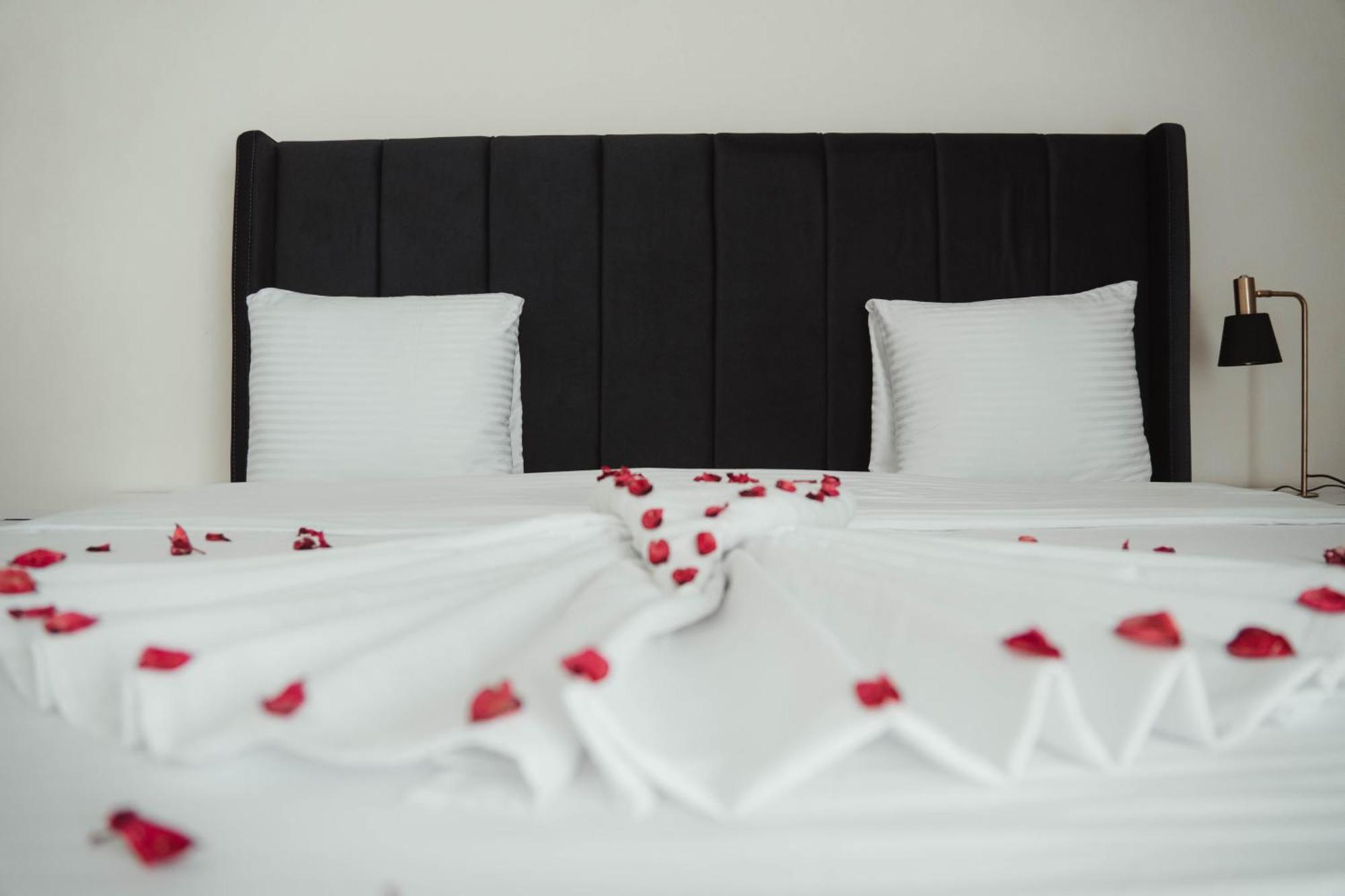 Hotel & Restaurant Frida Gjakova Экстерьер фото