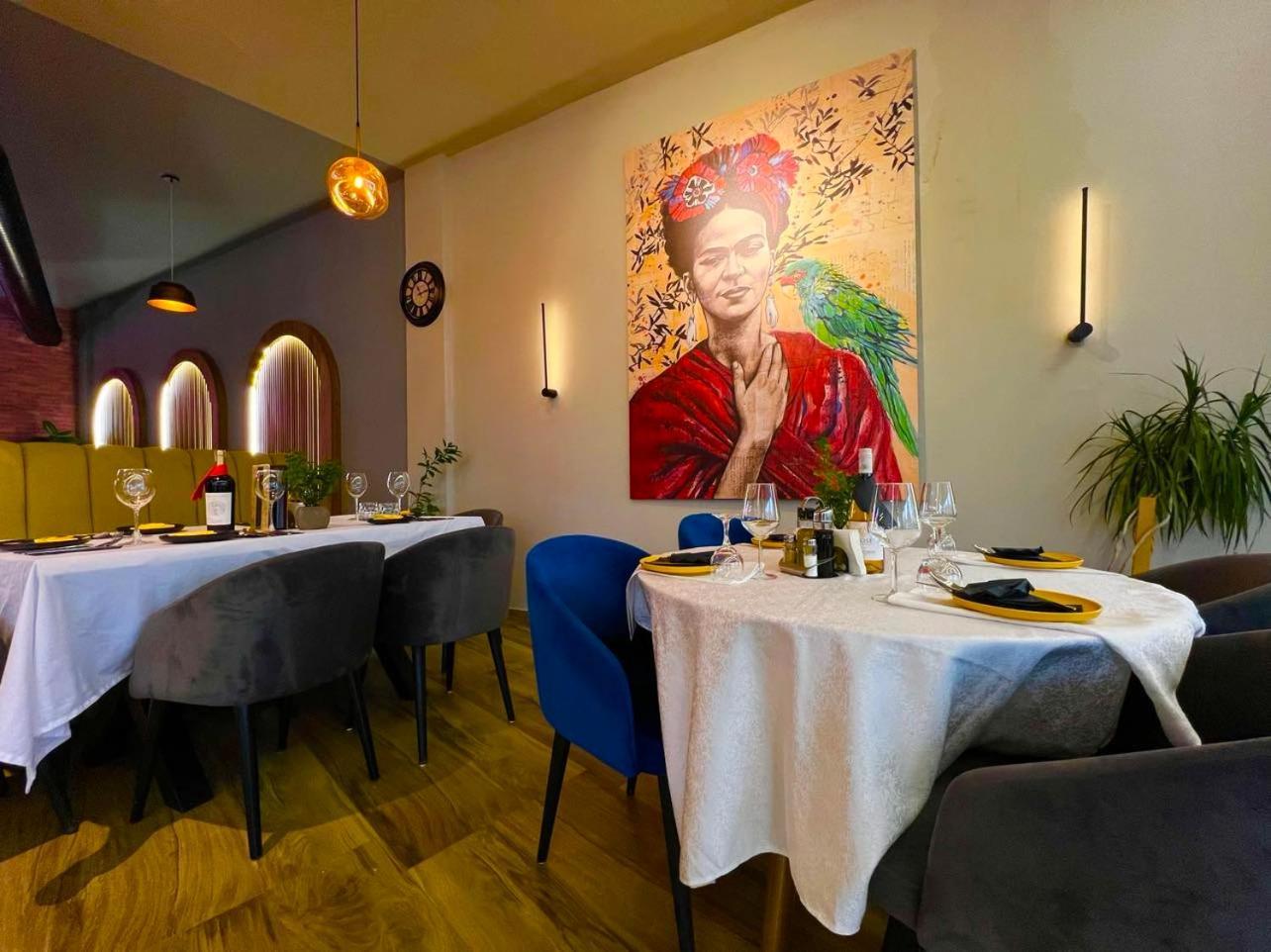 Hotel & Restaurant Frida Gjakova Экстерьер фото